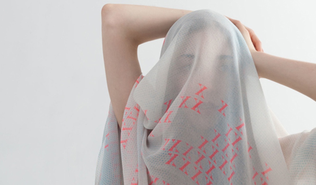 Salvor Projects, los pañuelos de Ross Menuez